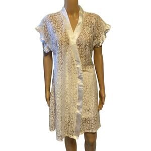 Women’s SECRET TREASURES SLEEPWEAR Nightgown Ivory Satin Lace Lady M Cottagecore